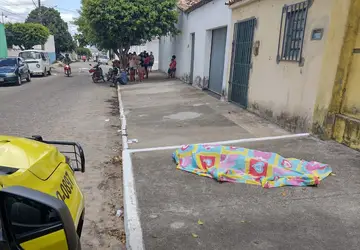 Corpo de homem é encontrado em calçada no bairro Primavera, Arapiraca