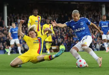 Richarlison marca, Everton vira sobre o Crystal Palace e escapa do rebaixamento no Inglês