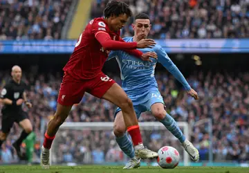 City e Liverpool chegam à rodada final na briga pelo título; veja outras vezes em que o Inglês foi decidido no fim