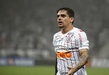 Exclusivo: Fagner treina e pode reforçar o Corinthians contra o Boca Juniors