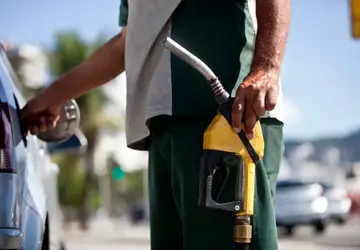 Ao menos 21 Estados e o Distrito Federal já reduziram ICMS de combustíveis