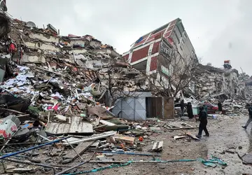 Brasileiros relatam clima desesperador com terremoto que devastou a Turquia: 