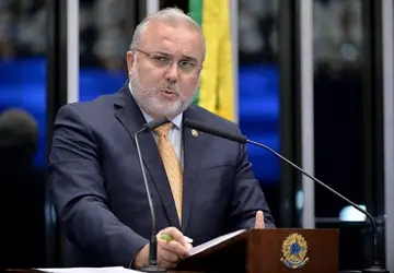 Presidente da Petrobras reforça compromisso de transparência com órgãos de controle