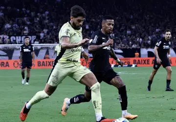 Corinthians vence o Botafogo e se afasta da zona do rebaixamento