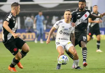 Santos goleia Vasco com 2 de Marcos Leonardo e deixa a zona de rebaixamento do Brasileirão
