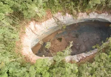 Extração de sal-gema pode ter causado cratera gigante na Bahia