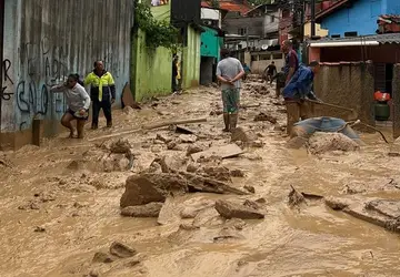Chuvas causam estragos na cidade paulista de São Sebastião