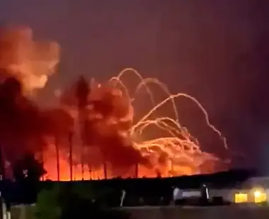 Armazém russo de munições é atingido por incêndio em região próxima à Ucrânia