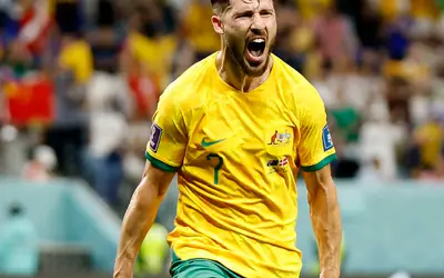 Austrália bate Dinamarca e volta às oitavas de uma Copa após 16 anos