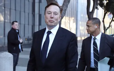Elon Musk perde o posto de homem mais rico do mundo para empresário francês