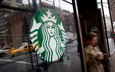 Lucro e receita da Starbucks ficam abaixo do previsto, impactados por operações na China