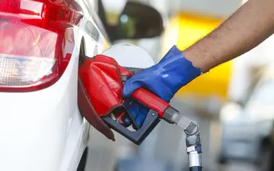 Alagoas encerra mês com a 3° gasolina mais cara do Nordeste