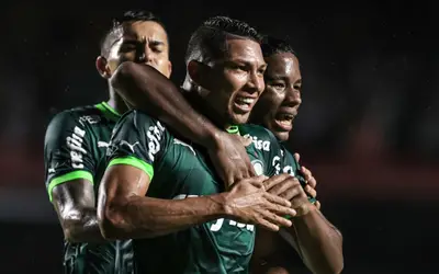 Palmeiras vence Santos por 3 a 1 no Paulistão e aumenta crise no rival 