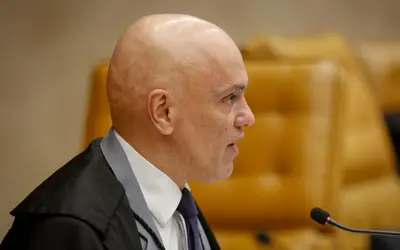 Moraes mantém data de depoimento de Bolsonaro à Polícia Federal