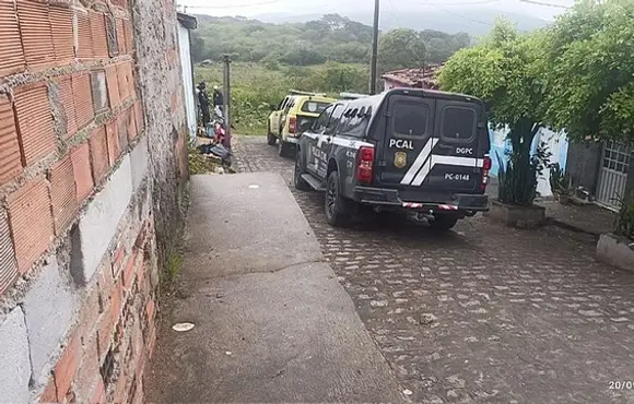 Suspeitos de tráfico e tentativa de homicídio são presos em Santana do Ipanema